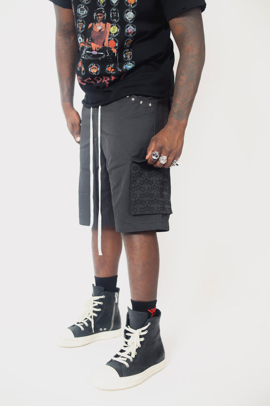 BLACK CHROMESTAR CARGOS